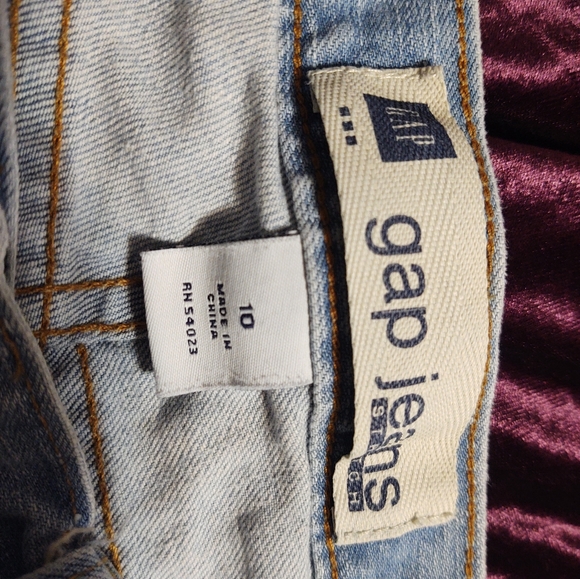 Gap jean shorts size 10 - Picture 3 of 3